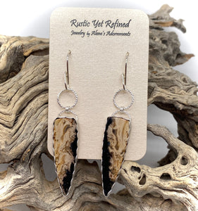palmood earrings shown on romance card