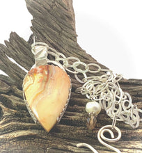 Load image into Gallery viewer, south seas treasure pendant