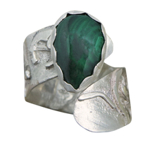 Load image into Gallery viewer, sterling silver ring with malachite gemstone