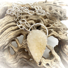 Load image into Gallery viewer, supersized druzy pendant with chain