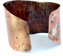 Load image into Gallery viewer, copper cuff bracelet from the back