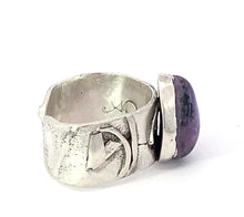 Load image into Gallery viewer, Sterling &amp; charoite gemstone ring. Size 5 to 5 1/2