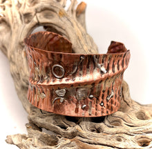 Load image into Gallery viewer, copper cuff in natural setting
