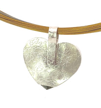 Load image into Gallery viewer, heart pendant from the back