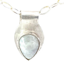 Load image into Gallery viewer, moonstone and fine silver pendant