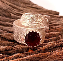 Load image into Gallery viewer, Faceted Garnet &amp; Textured Sterling Silver RIng. Size 8