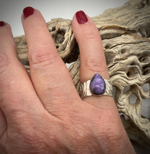 Sterling & charoite gemstone ring. Size 5 to 5 1/2