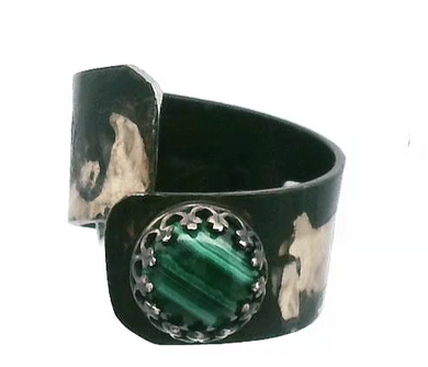 Malachite Gemstone Golden steel Ring.  Size 5