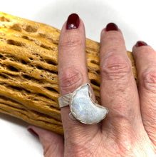Load image into Gallery viewer, moon shaped moonstone ring