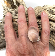 Load image into Gallery viewer, rose quartz ring on hand