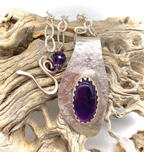 Load image into Gallery viewer, amethyst gemstone pendant in natural setting