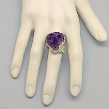 Load image into Gallery viewer, Sterling and Amethyst Geode Ring. size 9