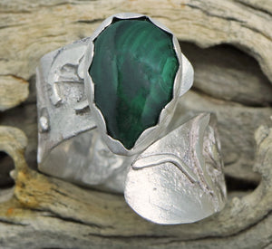 Arizona artisan ring in sterling silver with malachite gemstone