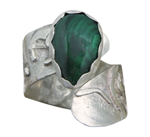 sterling silver ring with malachite gemstone