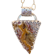 Load image into Gallery viewer, druzy quartz pendant.