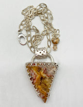 Load image into Gallery viewer, druzy pendant showing chain