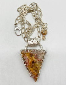 druzy pendant showing chain