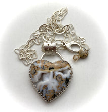 Load image into Gallery viewer, heart pendant showing full chain and clasp