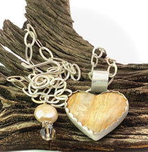Load image into Gallery viewer, lace agate pendant with chain