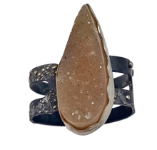 Load image into Gallery viewer, druzy quartz ring