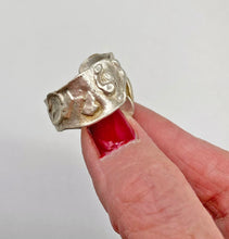 Load image into Gallery viewer, goldstone ring from back