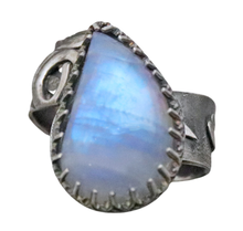 Load image into Gallery viewer, antiqued moonstone ring